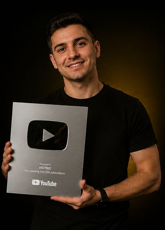 Victric con la placa de YouTube