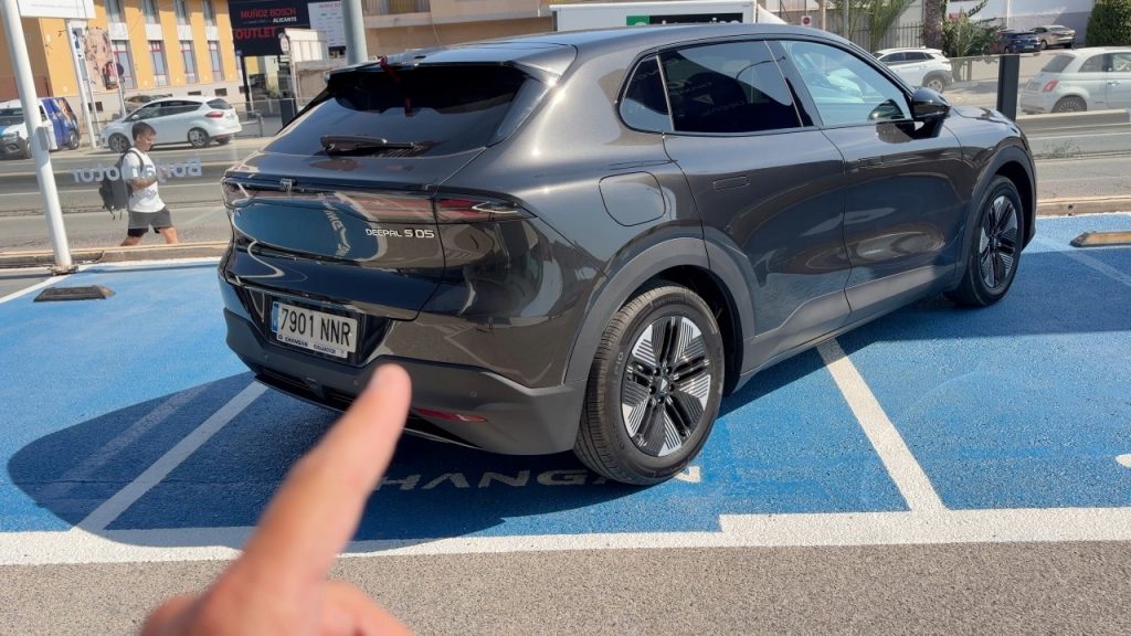 Este COCHE HIBRIDO Enchufable es MEJOR, más BARATO y lo va a PETAR! Deepal S05 PHEV