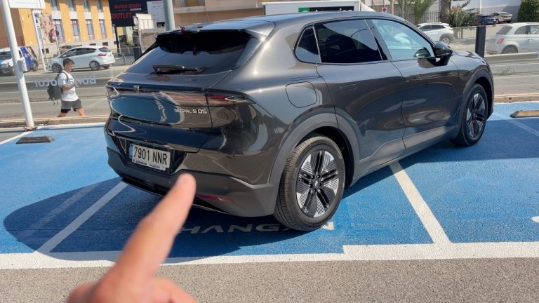 Este COCHE HIBRIDO Enchufable es MEJOR, más BARATO y lo va a PETAR! Deepal S05 PHEV