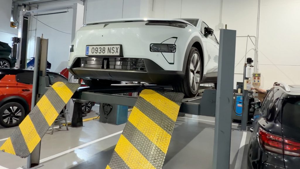 DESMONTAMOS el DEEPAL S05 ¿qué ESCONDE este COCHE ELÉCTRICO?